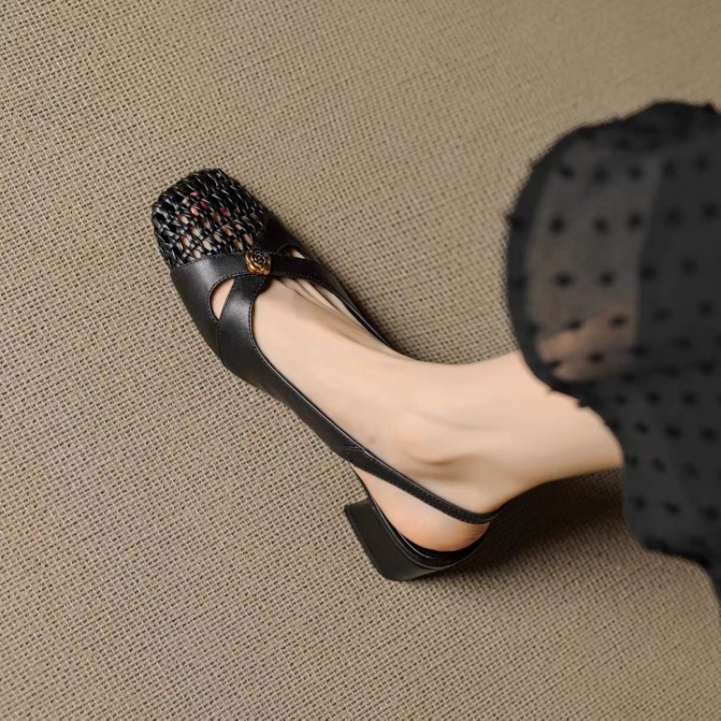 صندل نسائي بمقدمة مغلقة على ال - مراجعة Mule Slip On وسعره